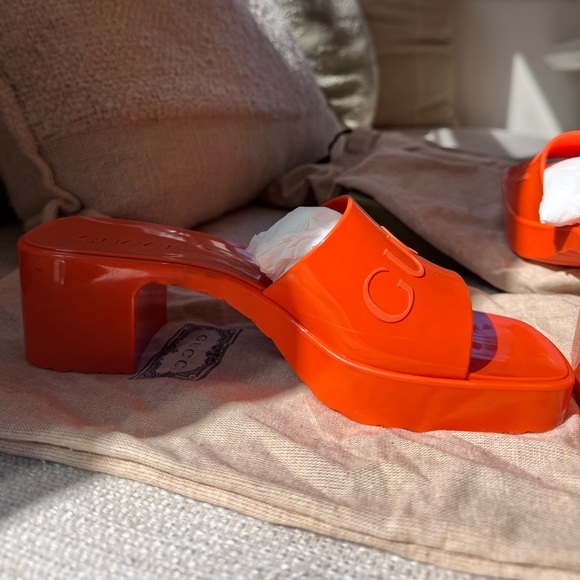 Authentic Gucci Sandals - Picture 12 of 16